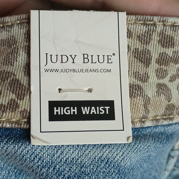 NEW! Judy Blue Women 13/31 Light Wash  Animal Print Accent Slim Fit Denim Jeans - Picture 6 of 10